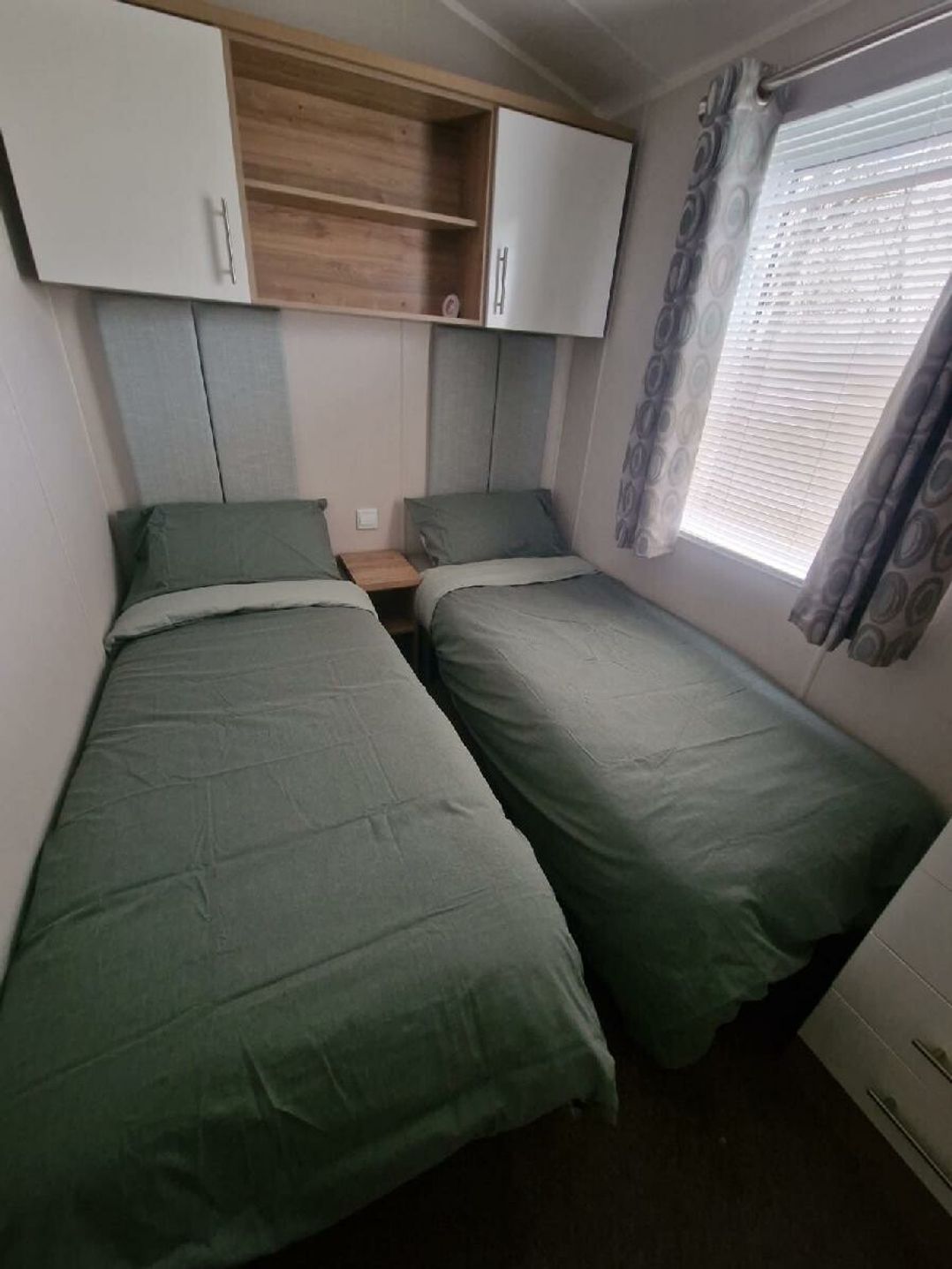 Marton Mere Holiday Village - Holiday Accommodation 22350