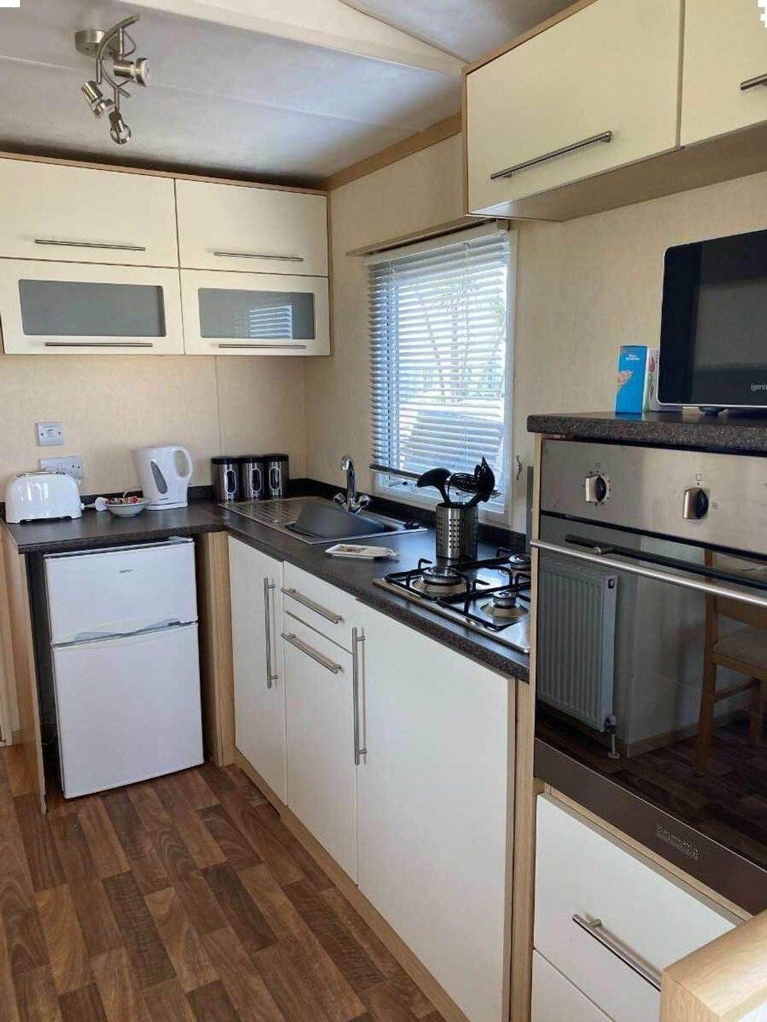 Liskey Hill Caravan Park - Holiday Accommodation 2663