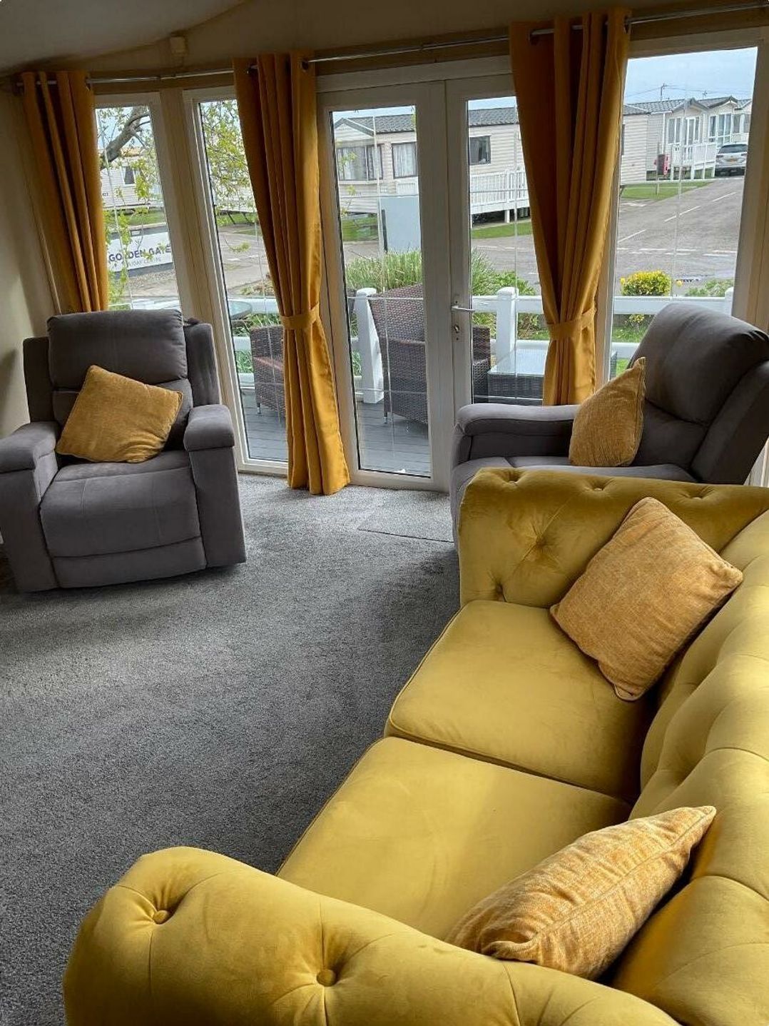 Golden Gate Holiday Centre - Holiday Accommodation 2837