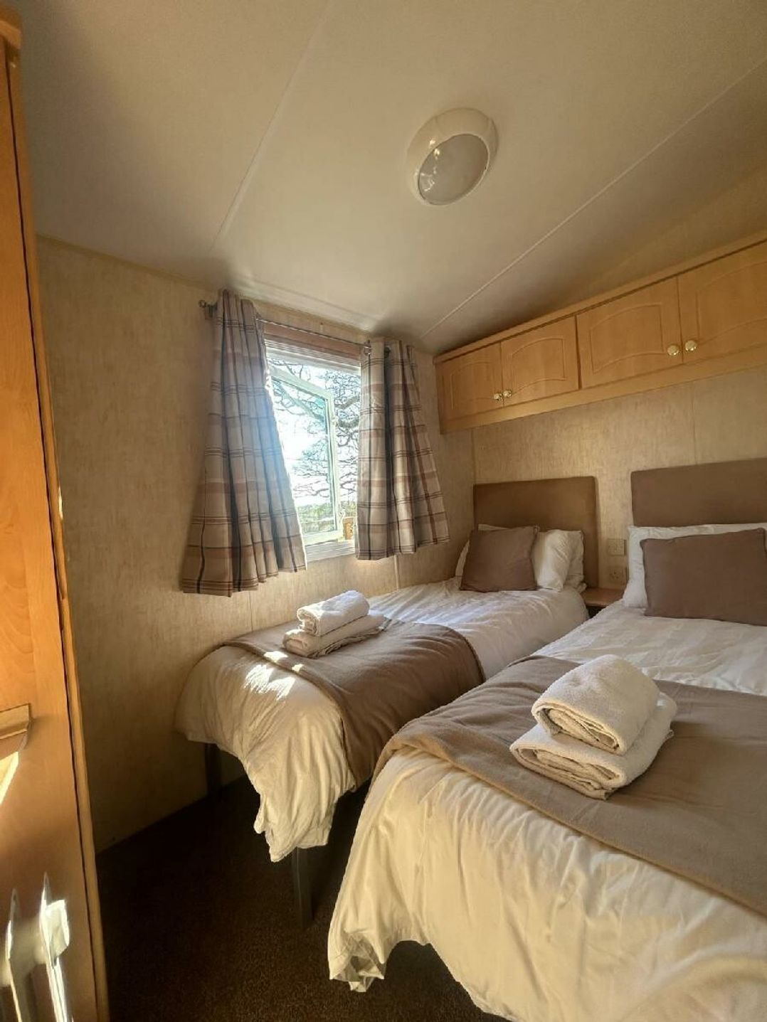 Cefn Caer Ferch (private land) - Holiday Accommodation 3251