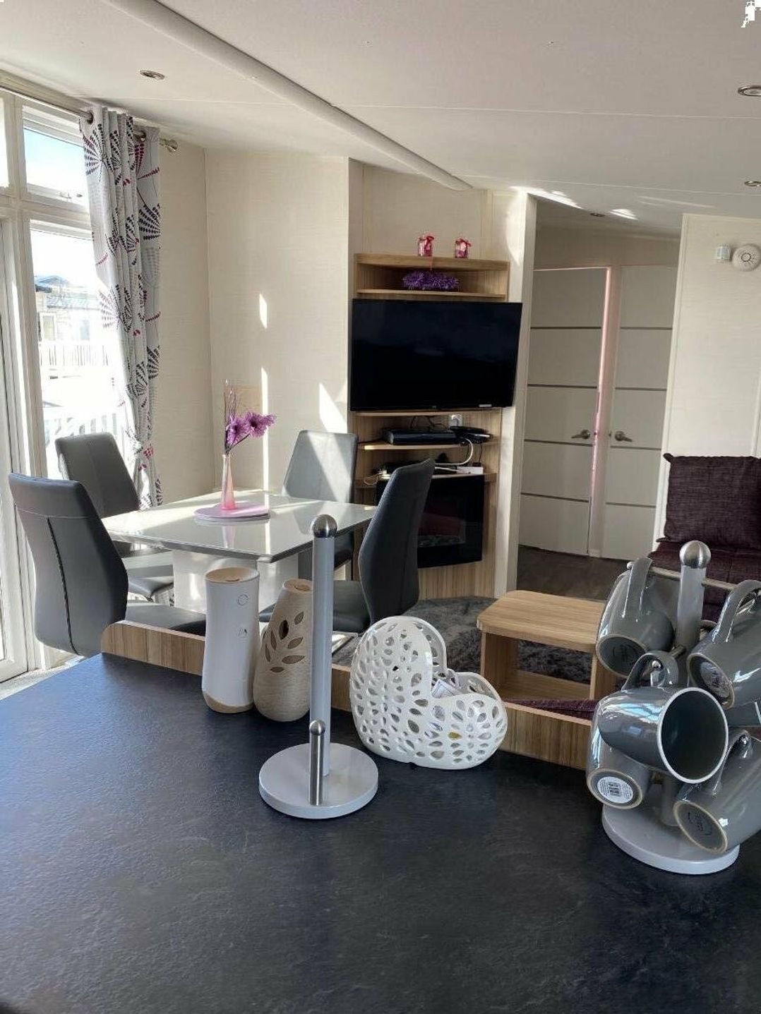 Marton Mere Holiday Village - Holiday Accommodation 5626