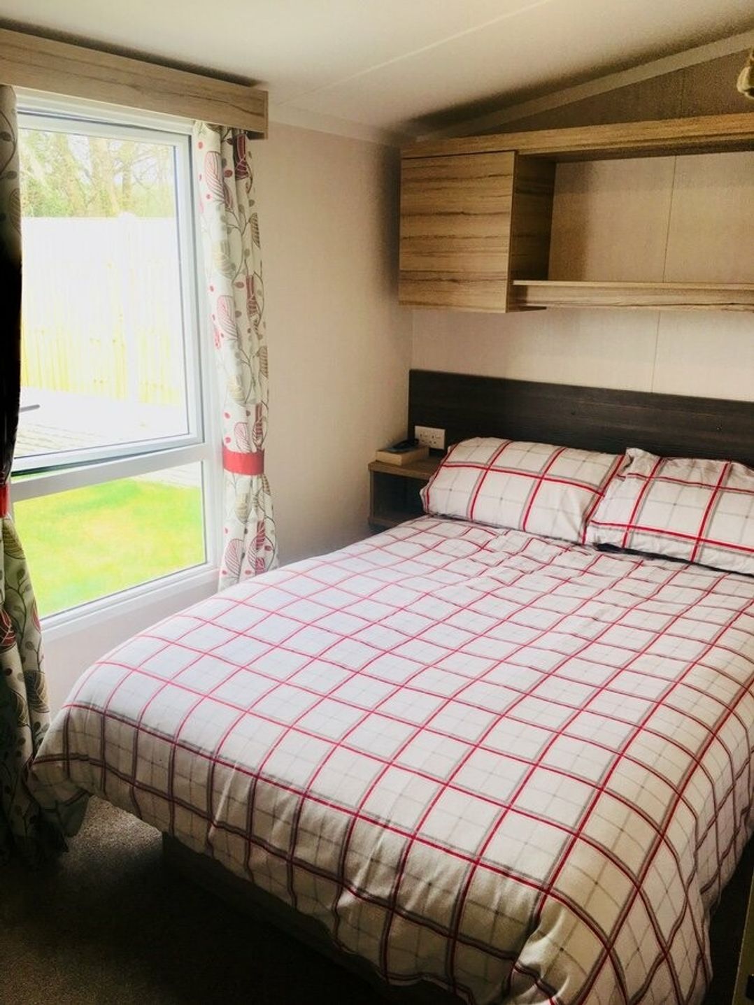 Manorbier Country Park - Holiday Accommodation 8746