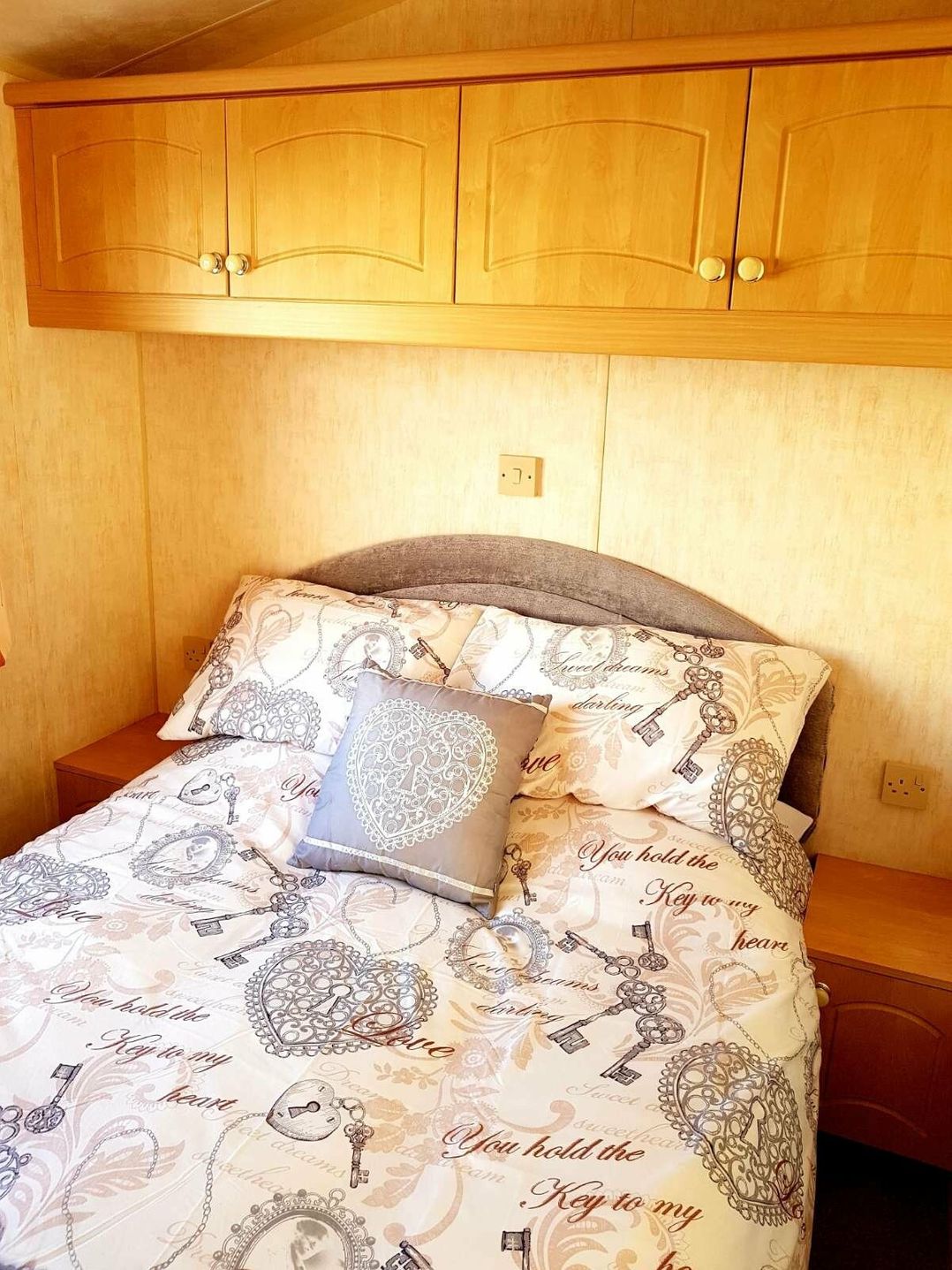 Coral Beach - Holiday Accommodation 9357