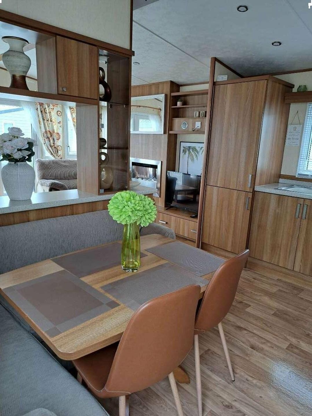 Ty Mawr Holiday Park - Holiday Accommodation 946