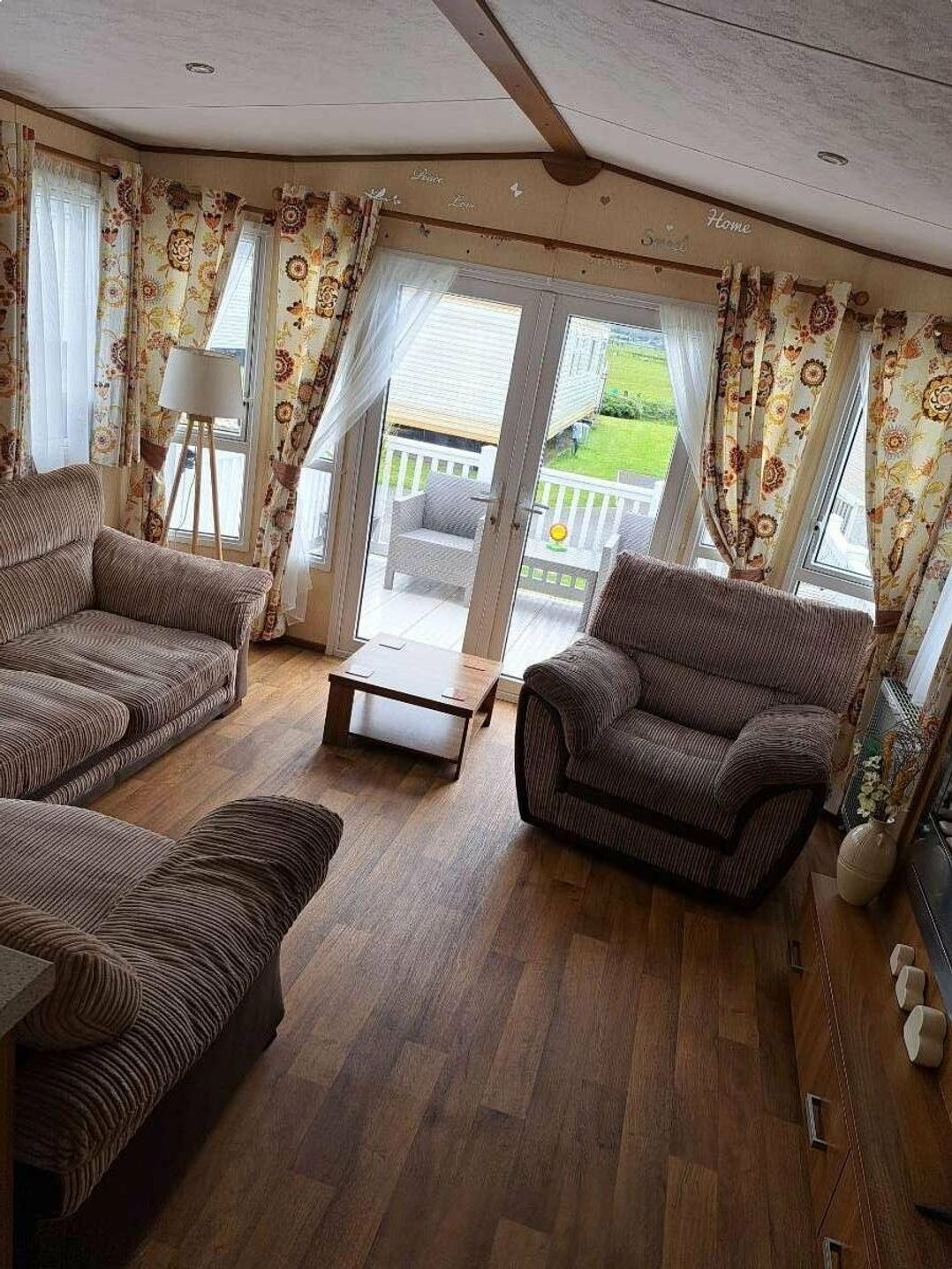 Ty Mawr Holiday Park - Holiday Accommodation 946