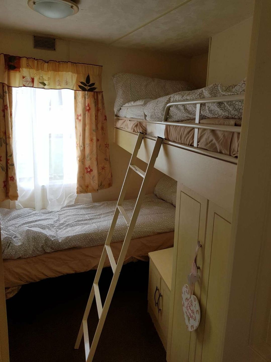 Happy Days Holiday Homes - Holiday Accommodation 9687