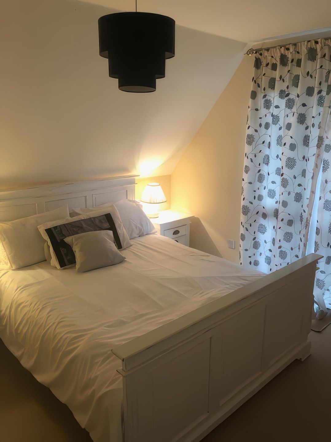 Cosy 3 Bedroom House on Cornish estate with pool