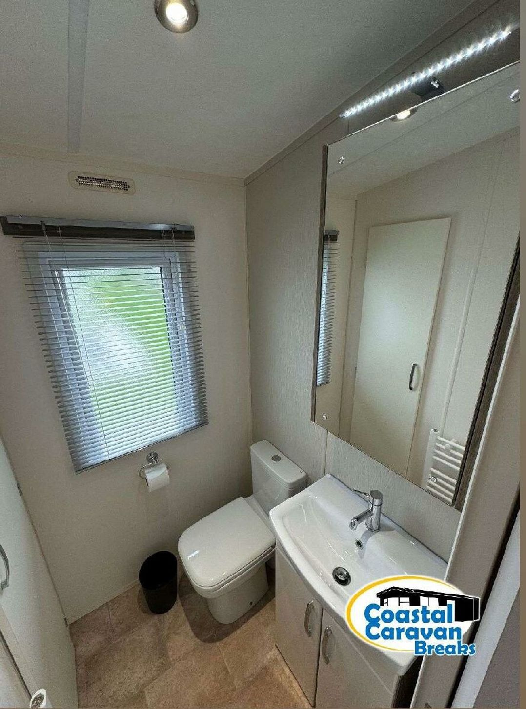 Golden Palm Resort - Holiday Accommodation 21339