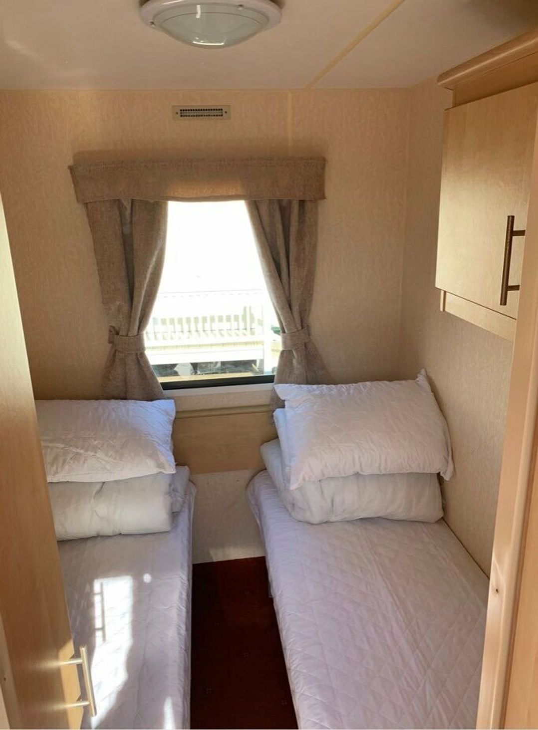 Silver Beach Caravan Park - Holiday Accommodation 13801