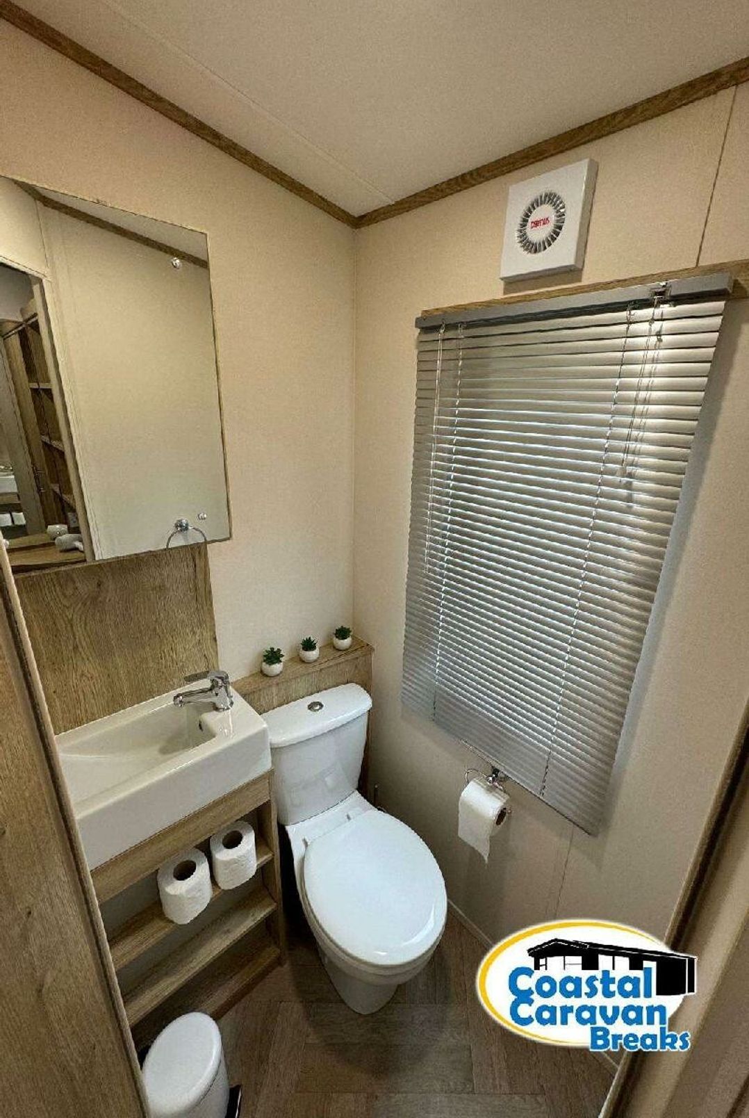 Golden Palm Resort - Holiday Accommodation 21338