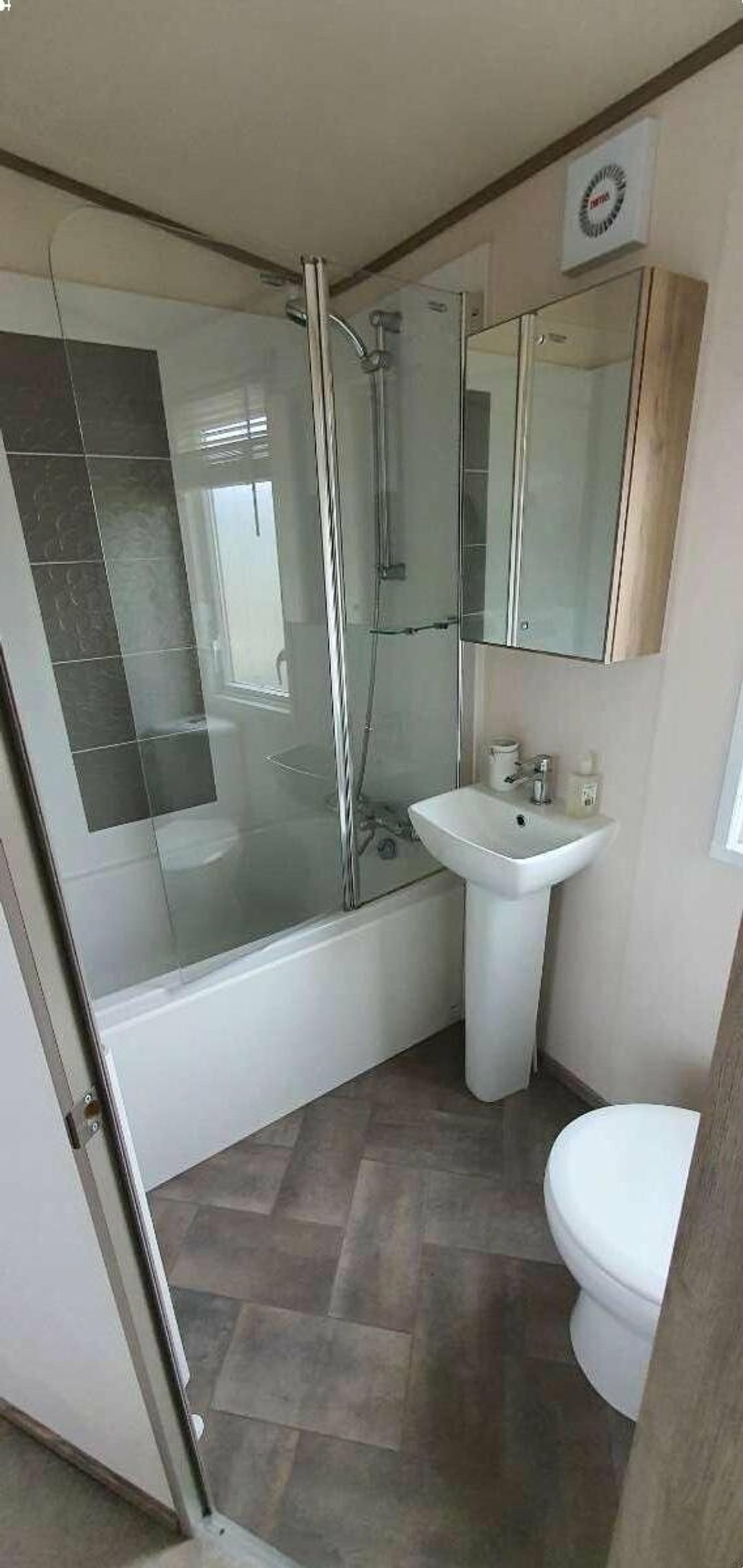 Golden Palm Resort - Holiday Accommodation 13998