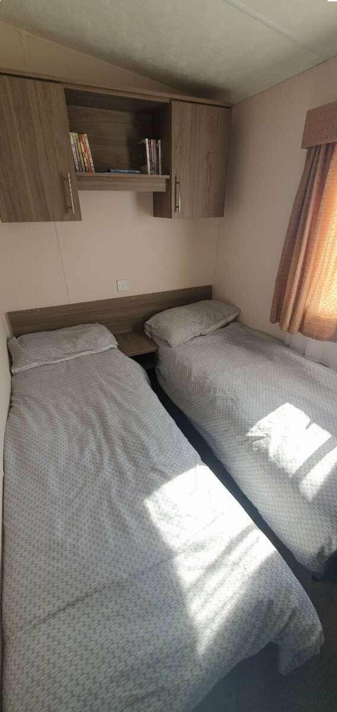 Hayling Island Holiday Park - Meadow Bay Villages - Holiday Accommodation 17230