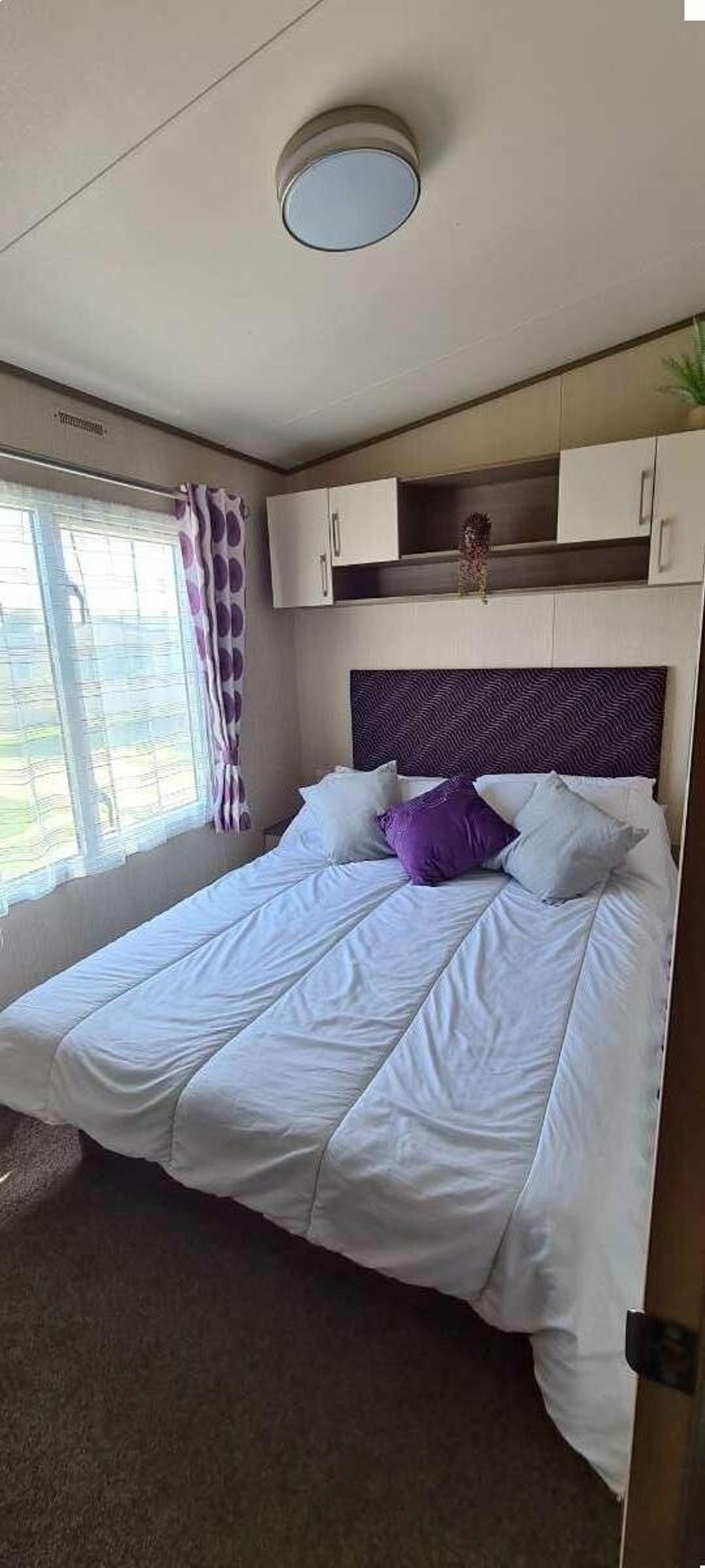 Broadland Sands - Holiday Accommodation 15327