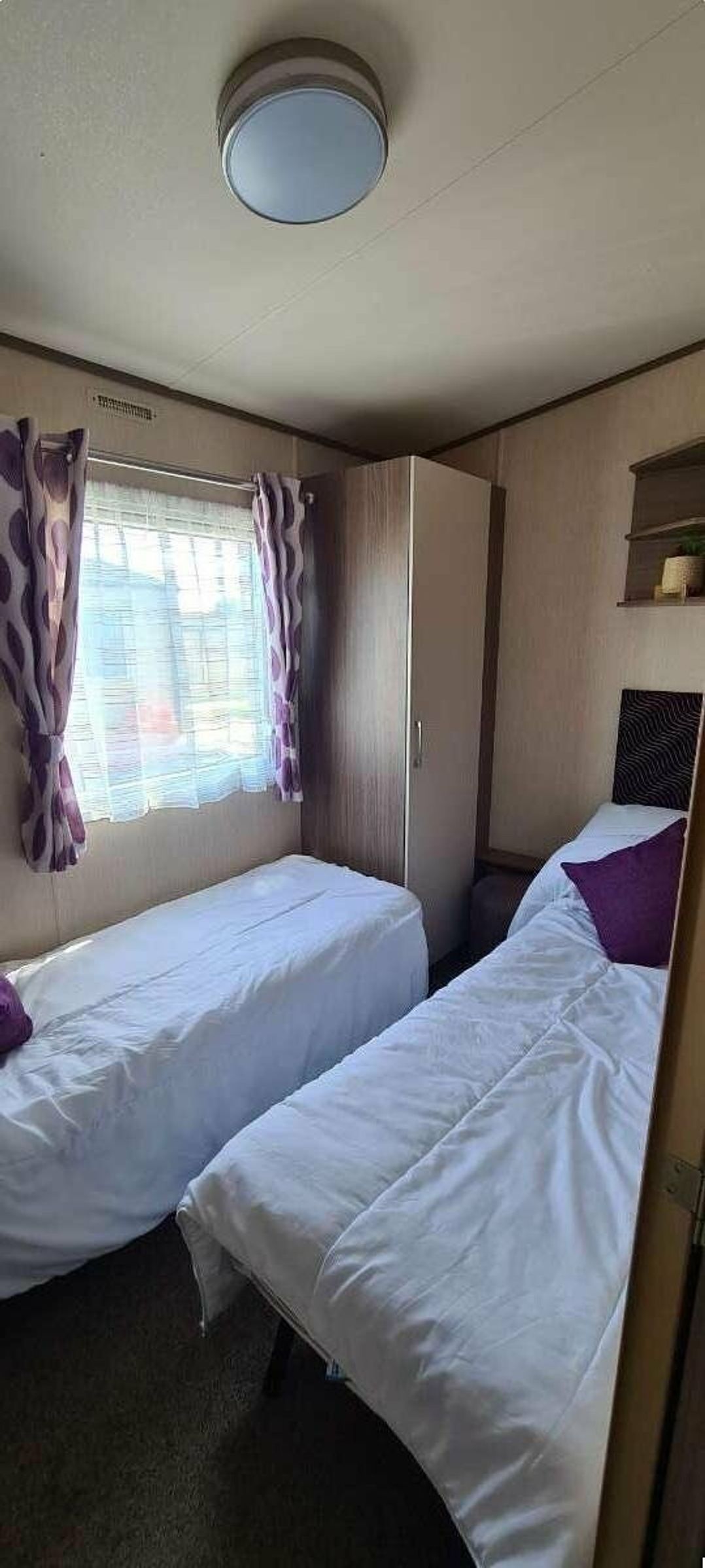 Broadland Sands - Holiday Accommodation 15327