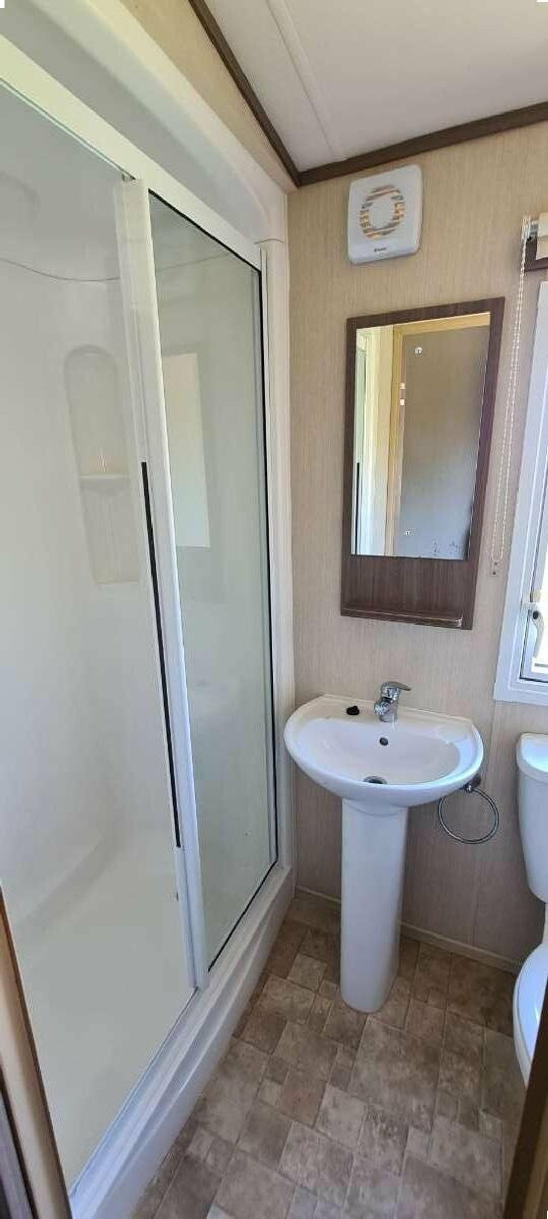 Broadland Sands - Holiday Accommodation 15327