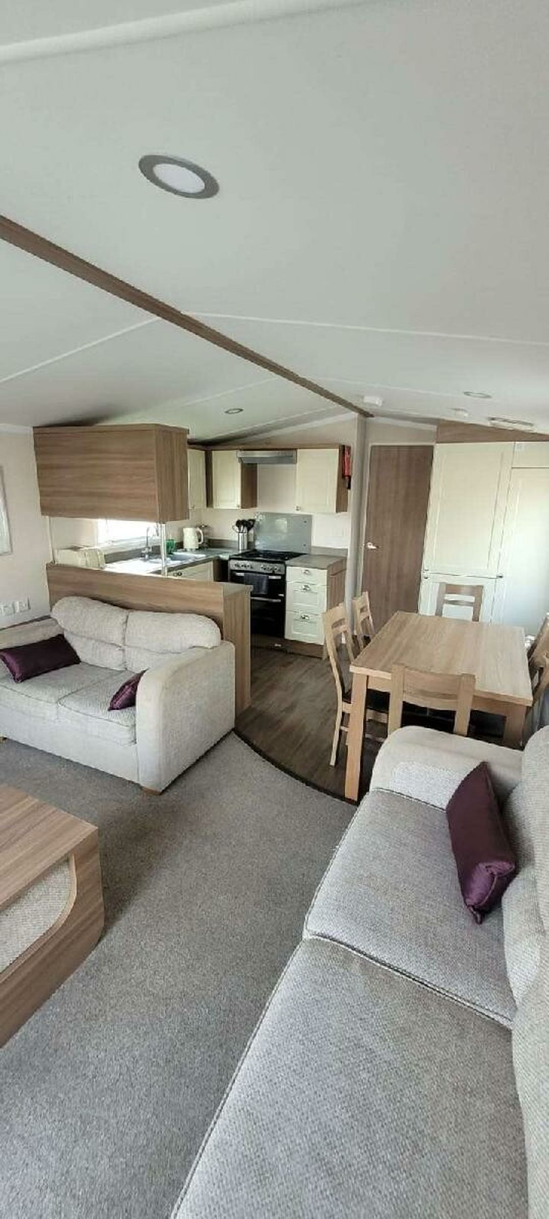 Marton Mere Holiday Village - Holiday Accommodation 21150