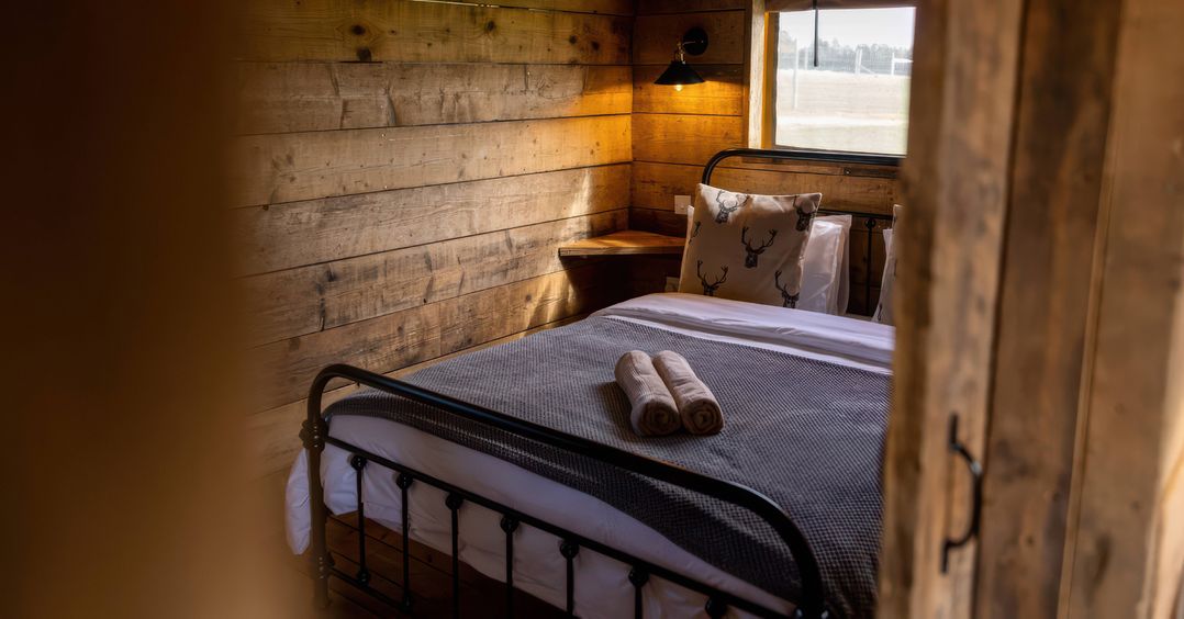 Luxury Safari Lodge Sleeps 4/6 Deer Park Dogs Ok