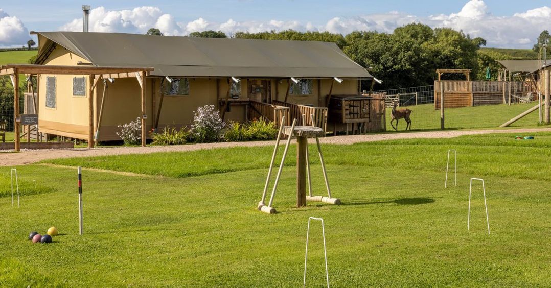 Luxury Safari Lodge Sleeps 4/6 Deer Park Dogs Ok