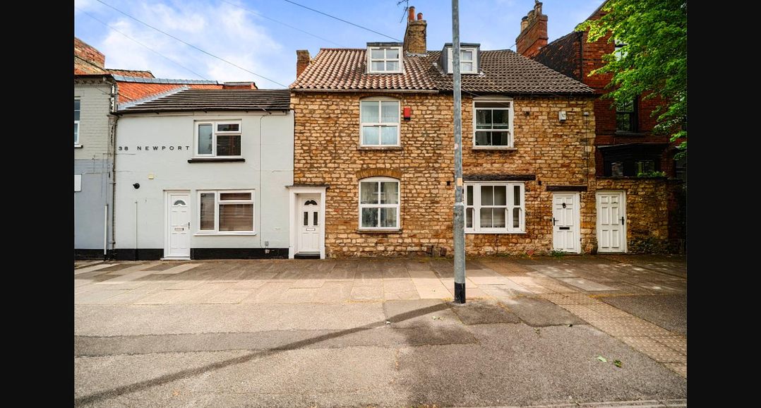 Charming Lincoln Cottage