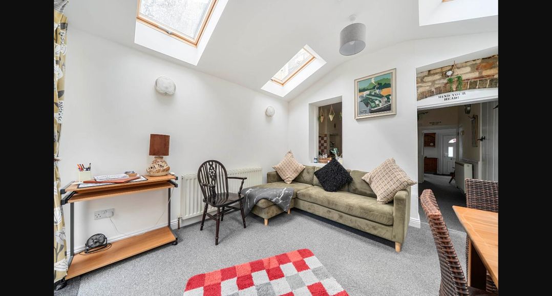 Charming Lincoln Cottage