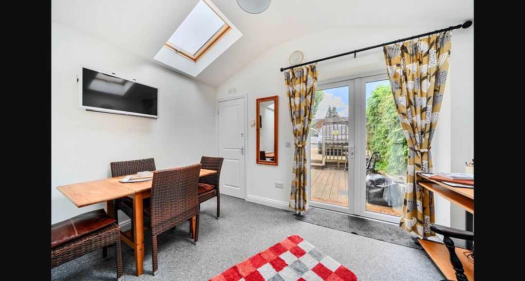 Charming Lincoln Cottage