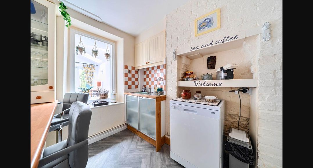 Charming Lincoln Cottage