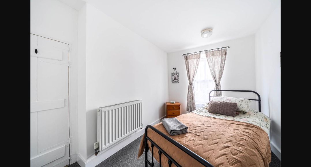 Charming Lincoln Cottage