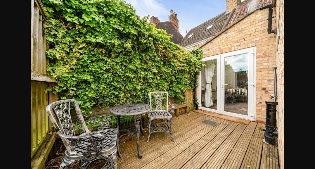 Charming Lincoln Cottage
