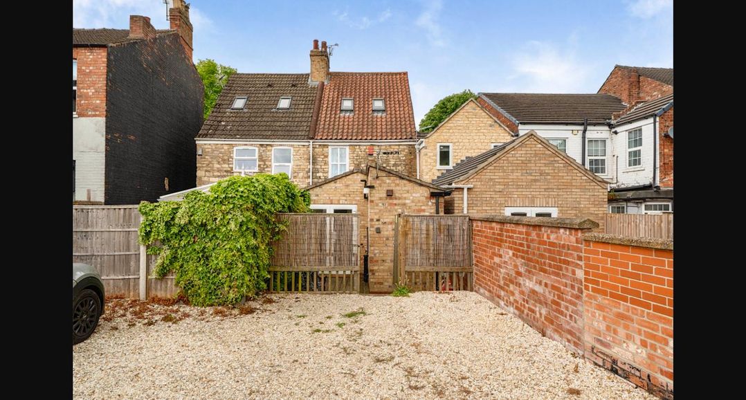 Charming Lincoln Cottage