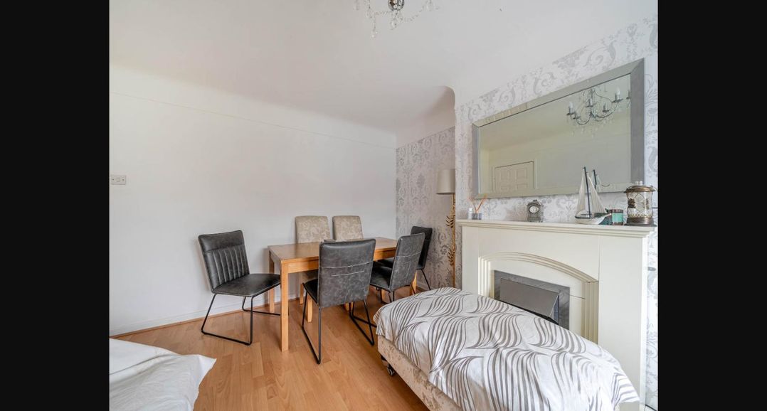 Village retreat with canal walk into Chester
