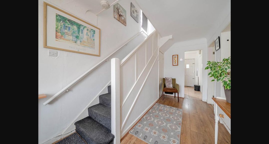 Village retreat with canal walk into Chester