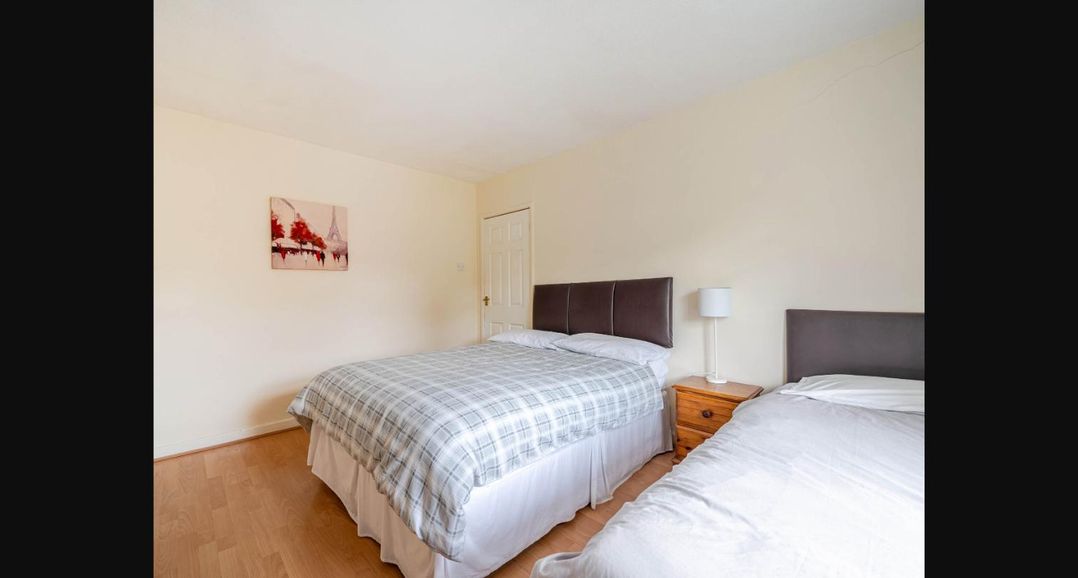 Village retreat with canal walk into Chester