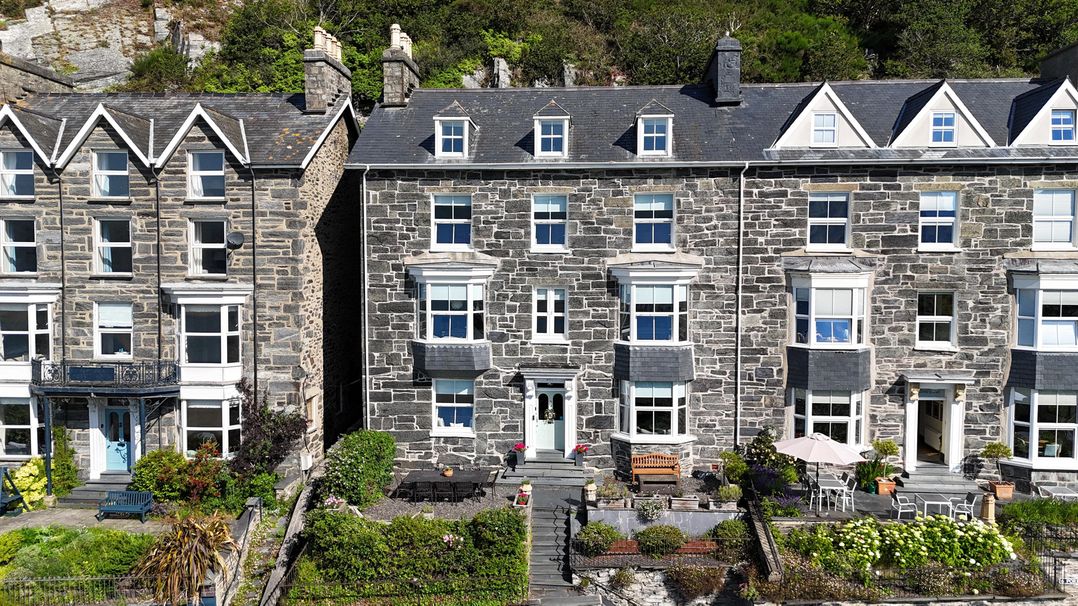 5 Porkington Terrace
