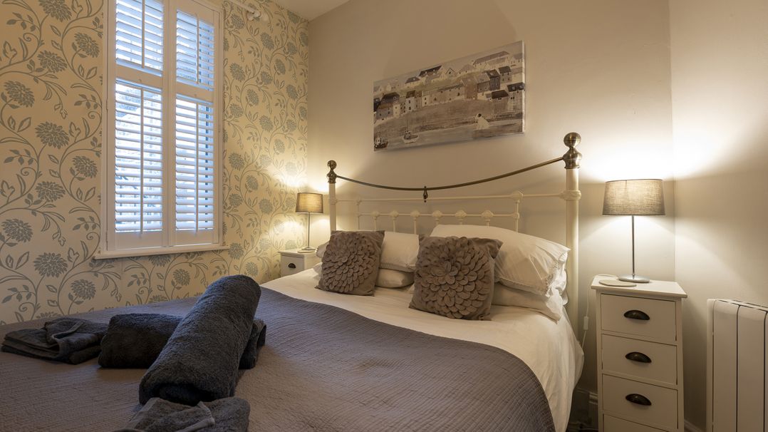 Harbour View - Flat 2 - Tudor House