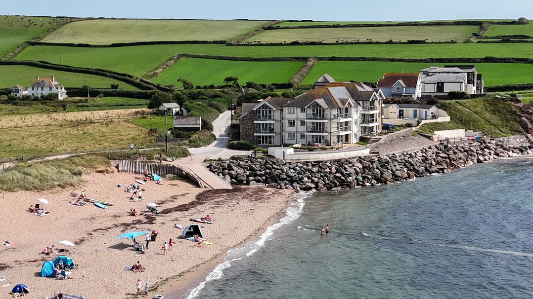Seaview Beach Apartment, 11 Thurlestone Rock