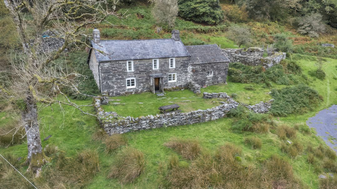 Tan Y Clogwyn