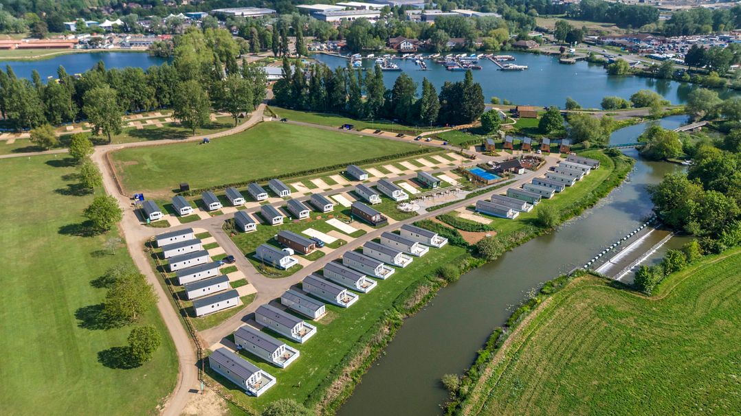 Moonlit Skylight - Billing Aquadrome