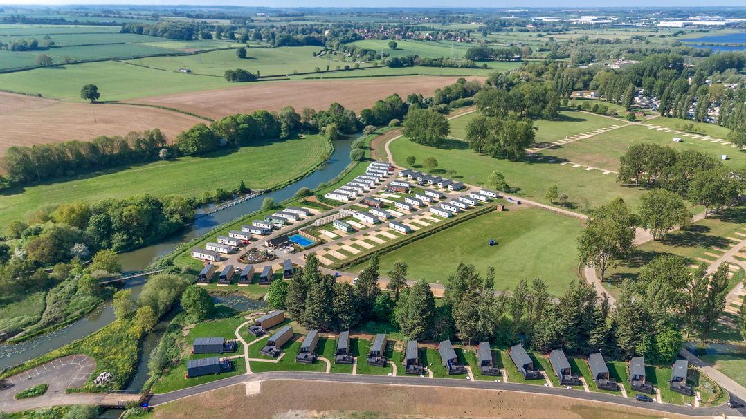 Brookside Bliss - Billing Aquadrome