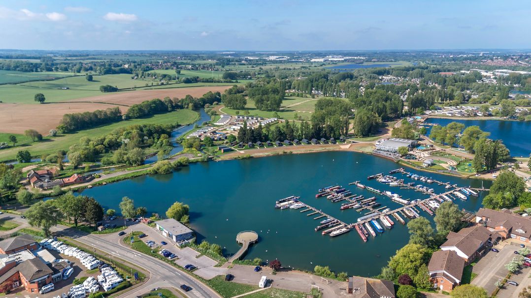 Brookside Bliss - Billing Aquadrome