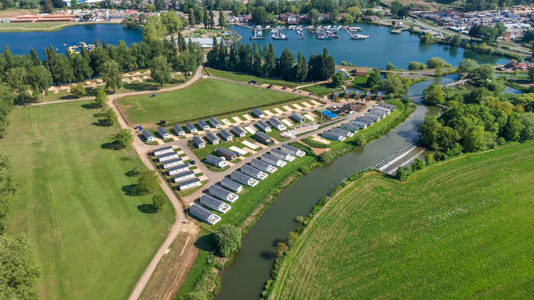 Brookside Bliss - Billing Aquadrome