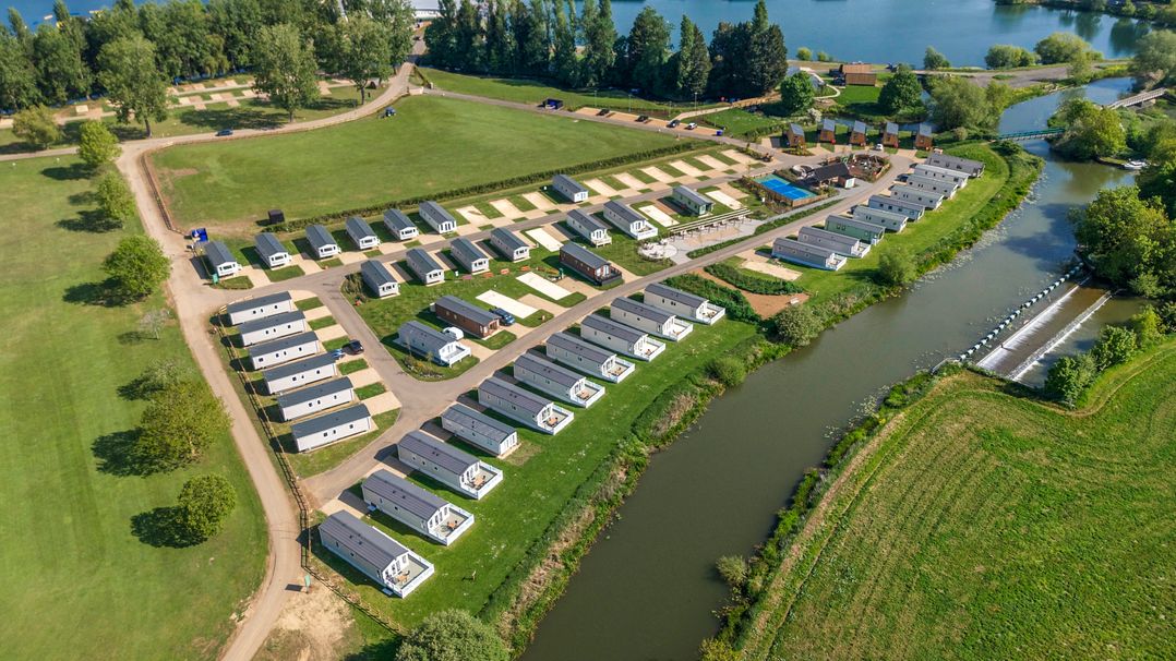 Brookside Bliss - Billing Aquadrome