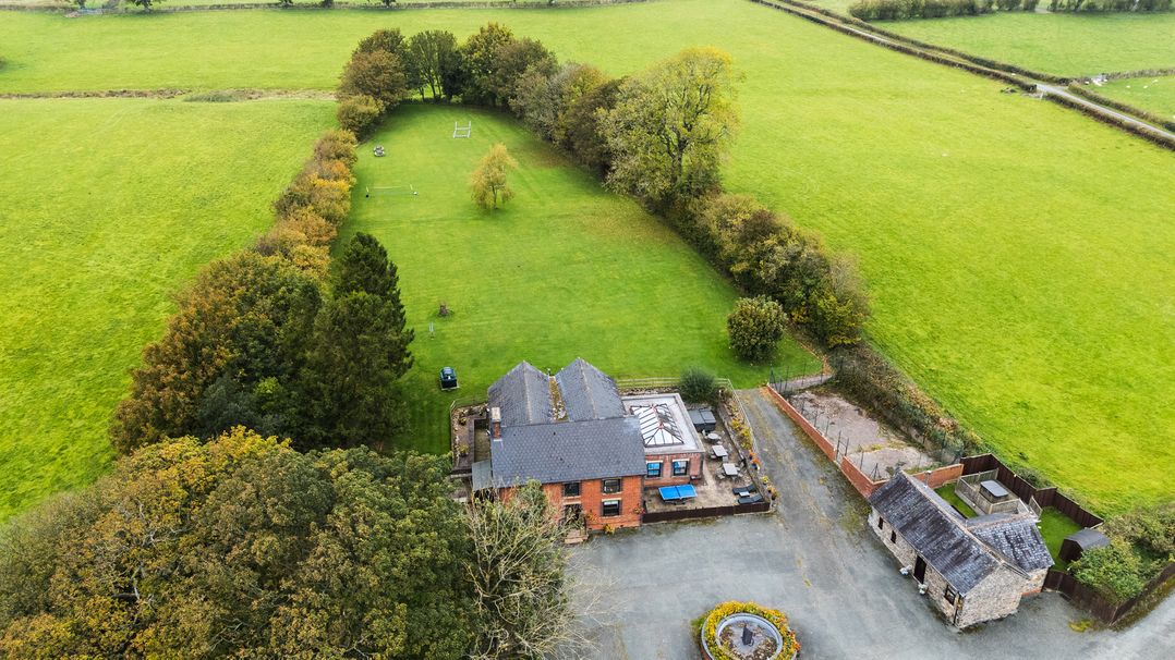 Ty Newydd