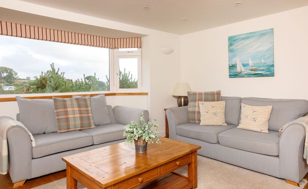 6 Knowle Court