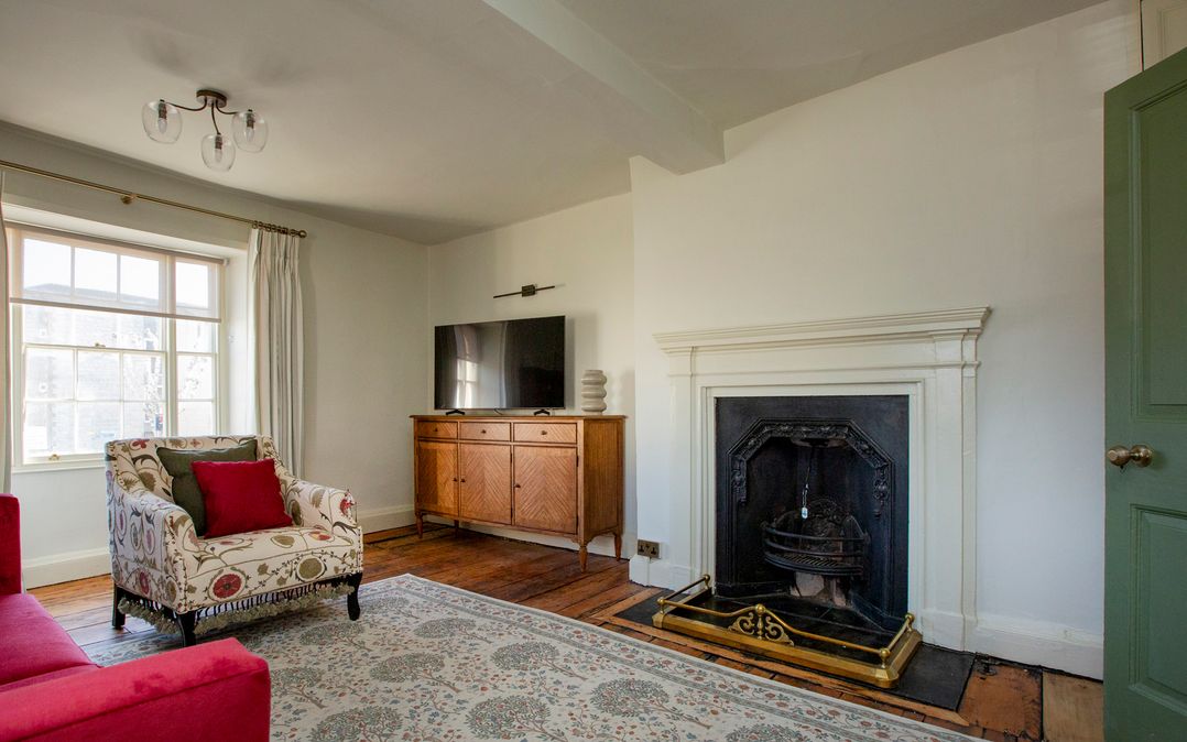 Apartment 2, 86 Dyer Street