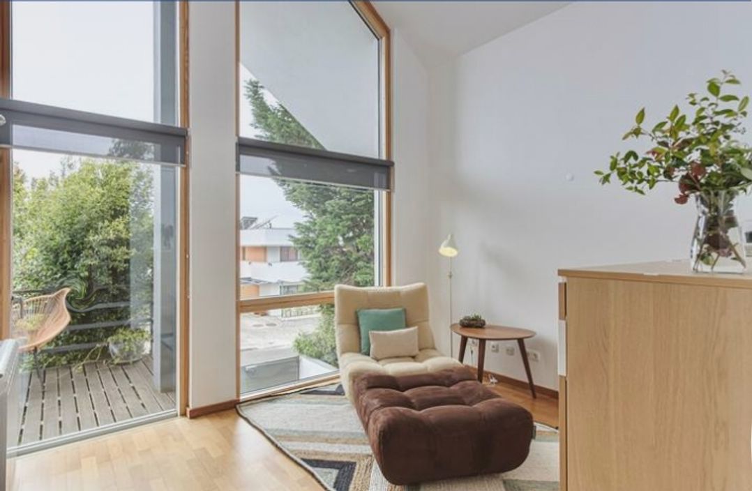 Equinox: Elegant house with a swimming pool