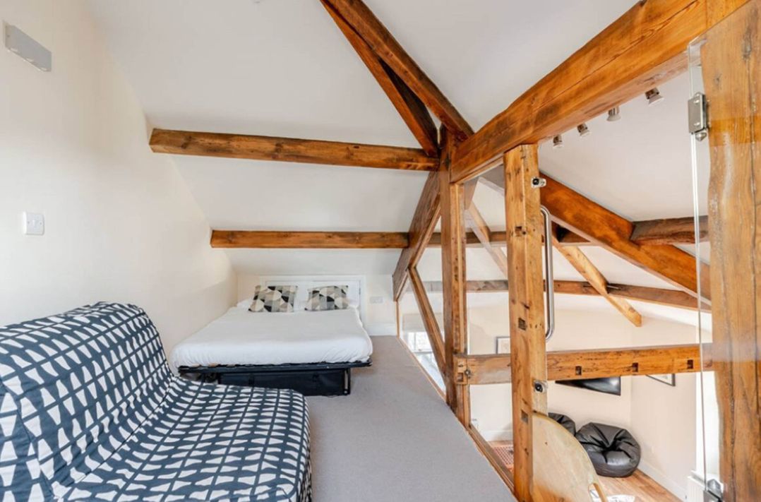 Sedbergh Penthouse - KingBed - Tv - Wifi