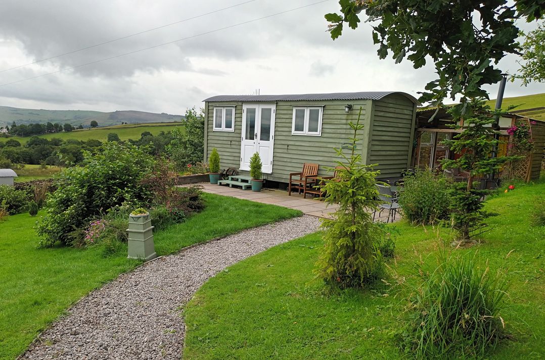 The Journeyman Luxury Shepherds Hut
