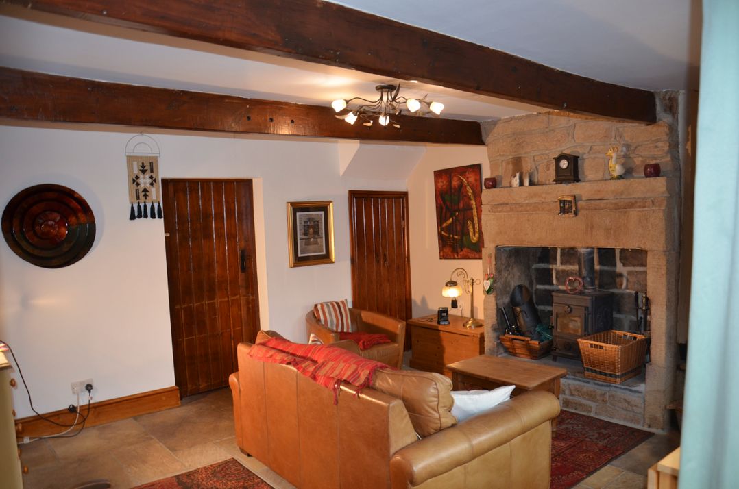 Pet-friendly cottage with walks from the door