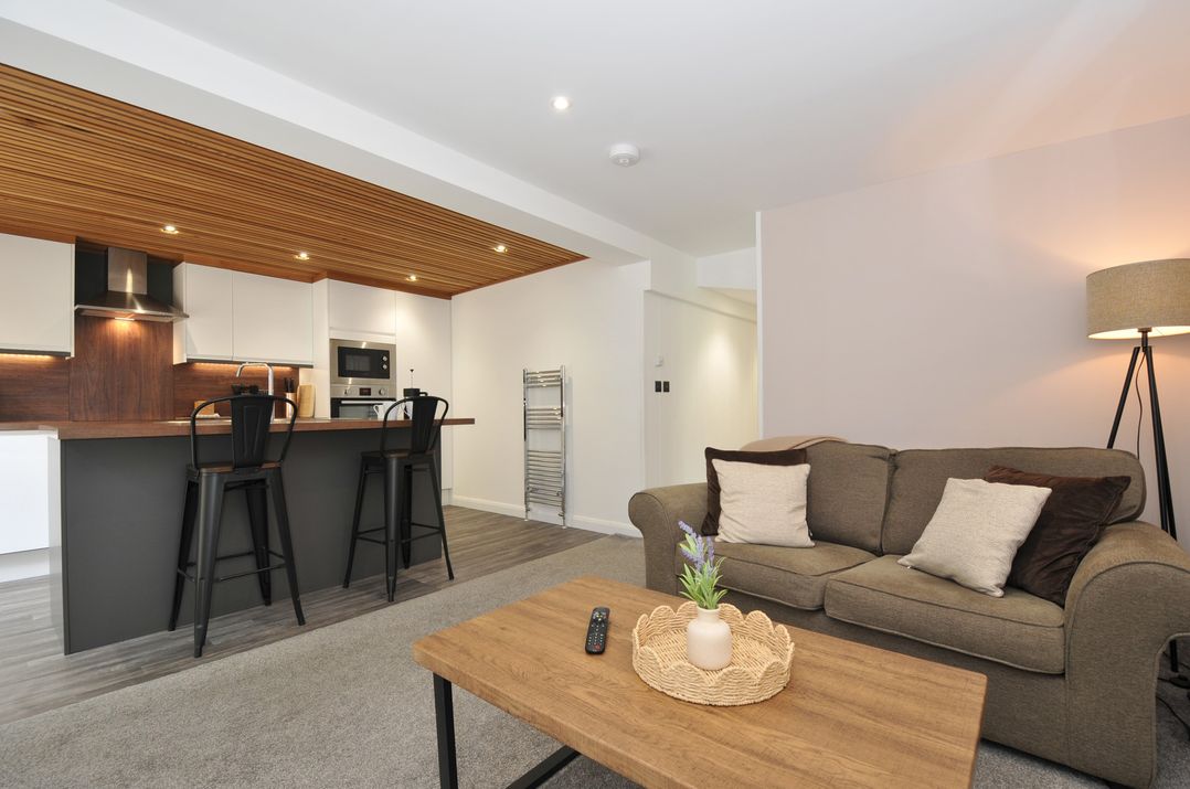 24 Meadow Retreat