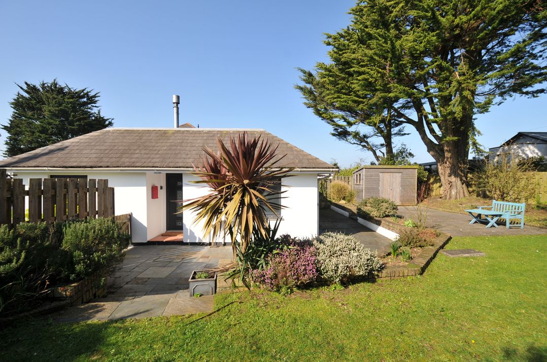 6 Trelawney Court